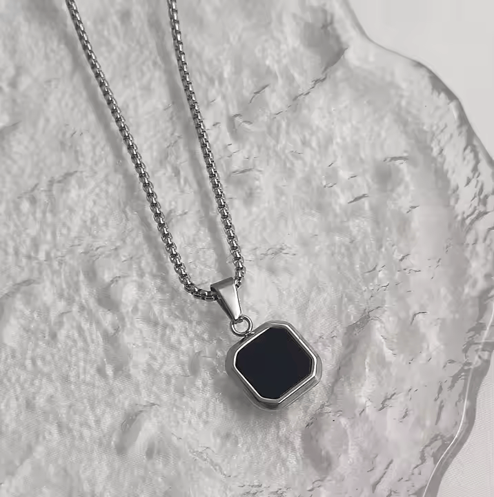 Men’s Trendy Onyx Stone Square Necklace (Silver) | 24 Inch Round Box Chain